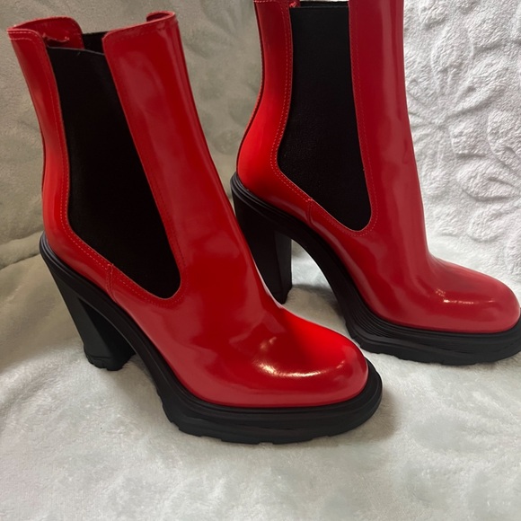 TRADE ALEXANDER MCQUEEN CHELSEA BOOTS -RED LEATHER -SIZE 37.5 / 7.5 US , NEW - Picture 7 of 11